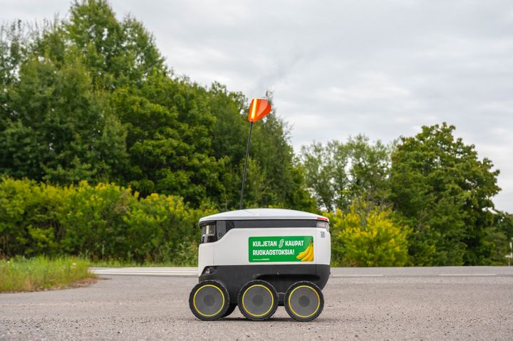 Robotleverans finns nu tillgänglig i både Nickby och Söderkulla. Roboten rymmer två kassar med mat.