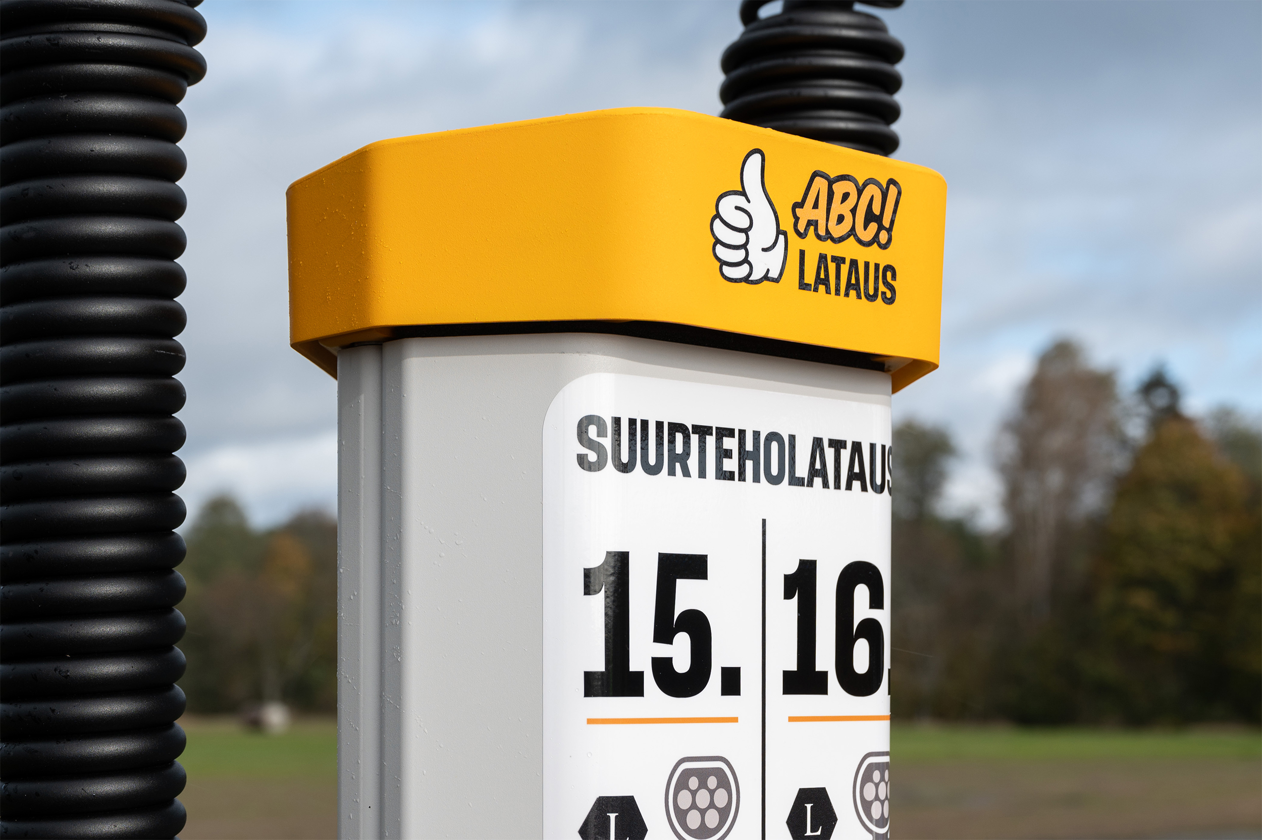 Varuboden-Osla kasvattaa sähköautojen latauskapasiteettia