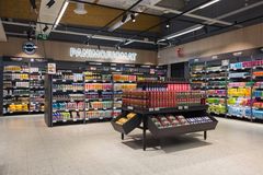 Uuden S-market Leinolan laaja panimotuoteosasto.