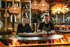 Baonamin ravintolapäällikkö Helena Siivonen ja keittiöpäällikkö Miro Rautio odottavat pääsevänsä avaamaan uuden ravintolan ovet