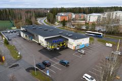 Pirkanmaan Osuuskauppa satsasi vuonna 2025 muun muassa S-market-investointeihin. Kuvassa Salesta S-marketiksi muutettu S-market Leinola.