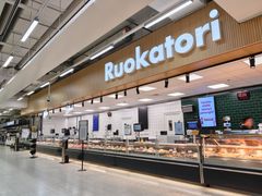 Ruokatori ja Ravintolakatu ovat kokeneet kasvojenkohotuksen ja niiden valikoima on nyt entistä laajempi.