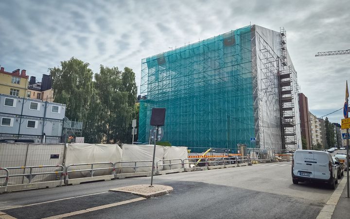 Töölön ala-asteen hankkeessa Bravida vastaa LV- ja sähköurakoista.
