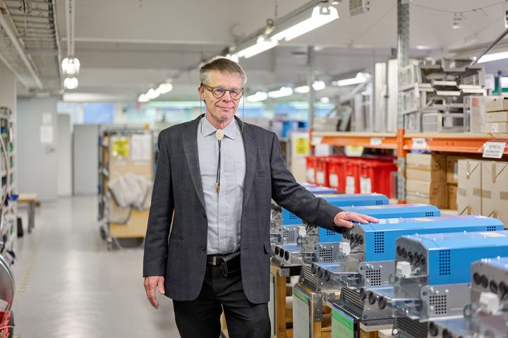 "Olemme 35 vuoden aikana toimittaneet jo lähes 17000 konvertteria rautateiden ja teollisuuden käyttöön. Nyt laajennamme toimintaamme vahvasti kasvaville vetymarkkinoille", yhtiön toimitusjohtaja Pekka Seppälä toteaa.
