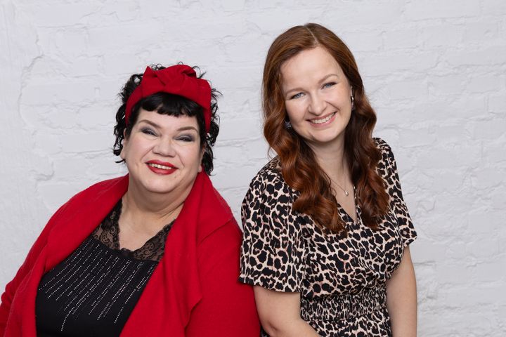 Konsulttitalo Klarigo Oy perustaa uuden datatiimin. Kuvassa vasemmalla kehitysjohtaja Marketta Iivari ja oikealla toimitusjohtaja Jenni Khadr.