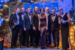 Desprolaisia yhtiön 10-vuotisgaalassa marraskuussa 2025.