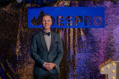 Toimitusjohtaja Antti Savolainen yhtiön 10-vuotisgaalassa marraskuussa 2025.