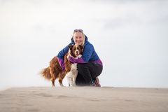 SporttiRakin toimitusjohtaja Heidi Hendrell on rakentanut liiketoiminnastaan kansainvälisen menestystarinan. Tässä kuvassa mukana myös nelijalkainen Jekku.