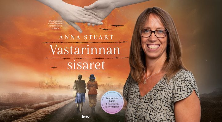 Anna Stuart on kirjoittanut useita suomalaistenkin rakastamia historiallisia romaaneja. Uusin teos Vastarinnan sisaret syventää Varsovan kansannousun (1.8.–2.10.1944) historiaa erityisesti naisten kokemusten kautta.