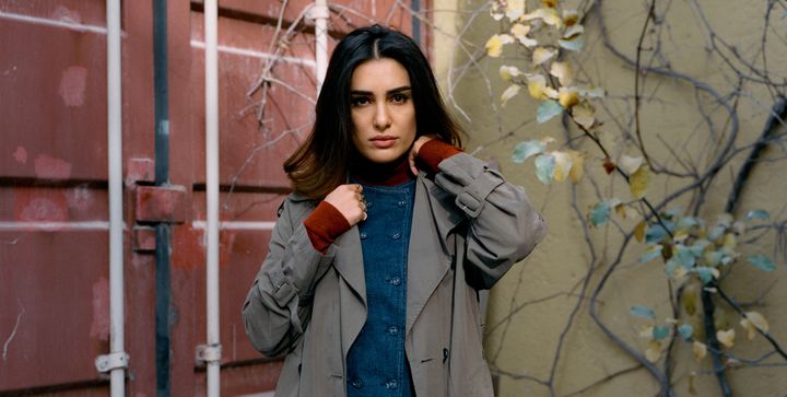 Iranilainen muotisuunnittelija ja aktivisti Farnaz Abdoli nähdään Maailma kylässä -festivaalilla.