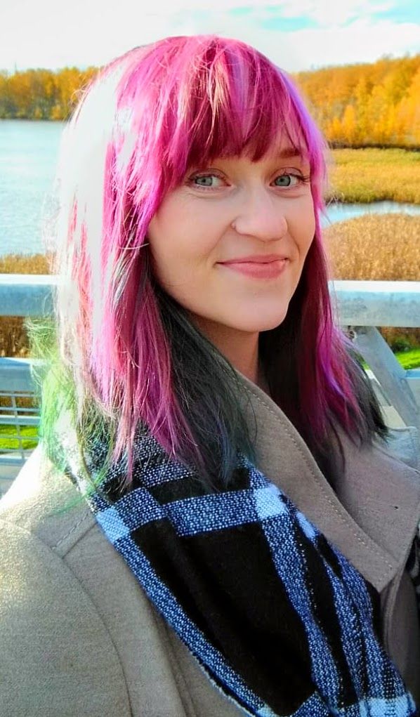 Maria Lhtimäki tutki väitöksessään haarautuvien polkujen tarinoita.