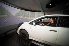 Drive-In-laboratorion simulaattoriin kytketty ajoneuvo tutkimuskäytössä