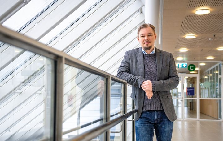 Apulaisprofessori Jussi Jokisen mukaan tietokonemalli voi tulevaisuudessa ennakoida käyttäjän tunteita ja muuttaa toimintaansa niiden mukaan.