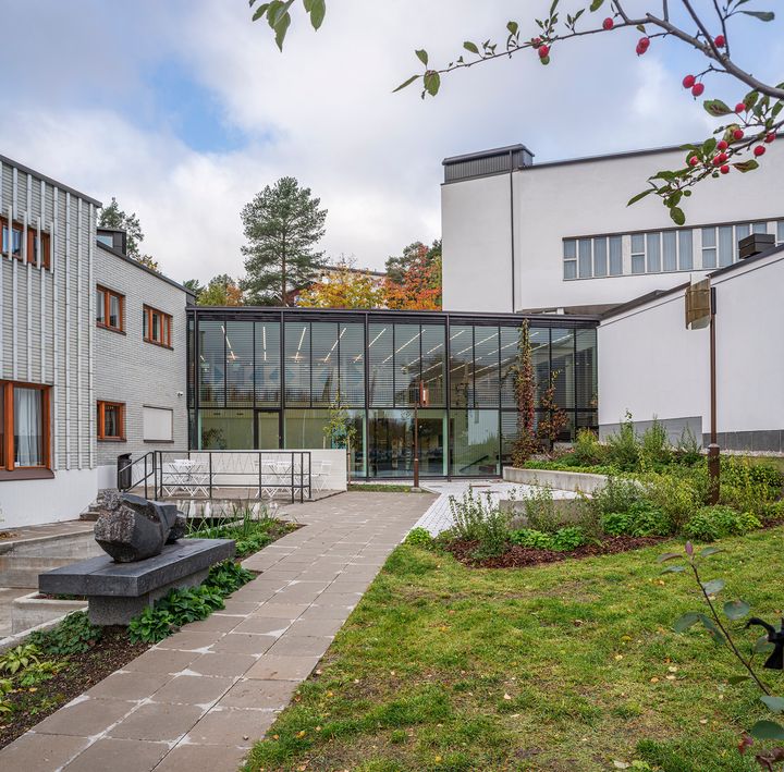 Haastatellut näkivät erityisesti Aalto2-uudistuksen ja Villa Ranan kaltaisten yhteisöllisten tilojen tuoneen heidän toimintaansa parannusta.