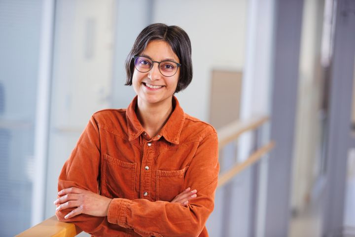 Parhaillaan professori Miriam Nokia johtaa Suomen Akatemian rahoittamaa tutkimusta, jossa selvitetään millaiset koko aivojen laajuiset hermoverkot ovat vastuussa muistiinpainamisesta unen aikana.