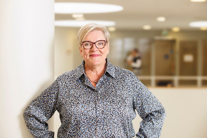 Professori Taina Rantanen peräänkuuluttaa myös tutkimuksen uudistamista. Hän on julkaissut uuden kirjan, joka käsittelee aktiivisen ikääntymisen ja osallisuuden tutkimusta.