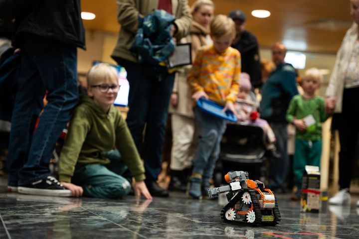 Robotit ihastuttivat Agorassa.