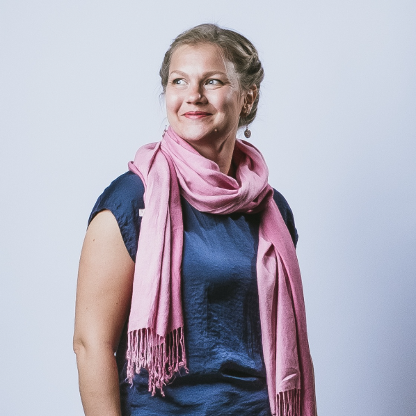 Aura Kaarivuo tarkasteli väitöskirjassaan kaupunkiäänimaisemien suunnittelua kansalaisten kokemusten ja tunteiden näkökulmasta.