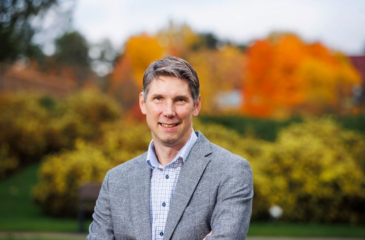 Juuri Jyväskylään ja Suomeen muuttaneen Hinrichsin keskeisiä tavoitteita ovat yhteistyön rakentaminen ja verkostojen vahvistaminen.