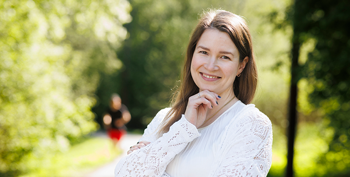 Kiertotalouden kehittäminen on keskeinen osa Jyväskylän yliopiston yliopistonlehtori Siiri Perämäen työtä. Se on samalla vahva motivaation lähde merkitykselliselle tekemiselle.