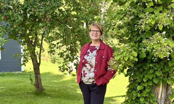 Työelämäprofessori Sari Tappura haluaa vahvistaa turvallisuusteknologian osaamista Suomessa sekä rakentaa tiivistä yhteistyötä yliopiston, opiskelijoiden ja työelämän välille.