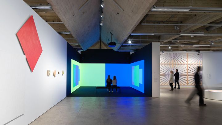 From left to right: Carolus Enckel, Neo-neo Plasticism, 2008 and Ad Symbolum, 2010. Pekka Sassi, Colours, 2016. Elina Autio, Team Play, 2024. Experiments in Concretism © Ari Karttunen / EMMA – Espoo Museum of Modern Art
