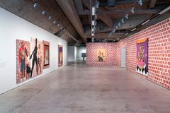 Tschabalala Self: Från samma kvarter © Paula Virta / EMMA – Esbo moderna konstmuseum