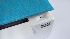 Daikin Stylish -ilmalämpöpumppu, värikäs kangas. Uudet vaihtoehdot suunniteltu muistuttamaan luonnonmateriaaleja. Ne täydentävät nykyisiä valkoisia ja mustia Stylish-malleja ja antavat mahdollisuuden valita entistä paremmin kodin tyyliin sopivan laitteen.