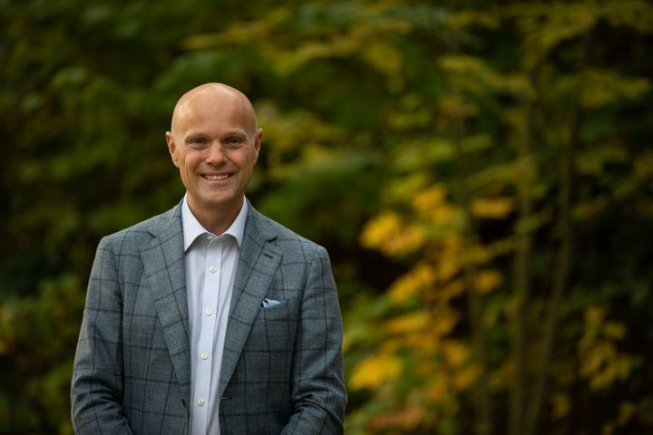 Morten Thorsrud, Ifin toimitusjohtaja hymyilee
