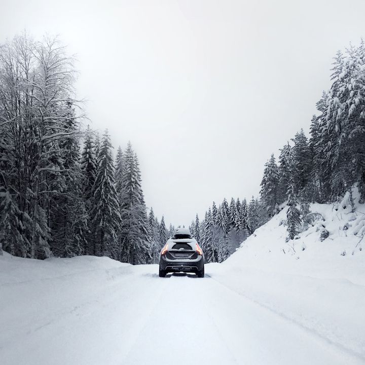 Ifin vahinkotilastojen mukaan kova pakkanen on yksi yleisimmistä matkantekoa hankaloittavista tekijöistä auton käyttövoimasta riippumatta.