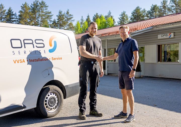 Roger Hägg (vas.) aloittaa ORS Servicen toimitusjohtajana 1.6.2024. Stefan Björkman siirtyy neuvonantajan rooliin.