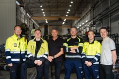 Speweld Service liittyy mukaan Nimlakseen. Kuvassa Aku Salminen ja Tuomo Hoikkanen (Speweld), Pekka Pöykkö (Nimlas), Lasse Keskevaari ja Michael Kraus (Speweld) ja Toni Ranta (Nimlas).