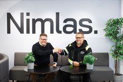Nimlas Finland perustaa uuden sähköalan yrityksen yhdessä jyväskyläläisen Markus Hämäläisen kanssa. Kuvassa Mikko Sahikallio (vas.) ja Markus Hämäläinen.