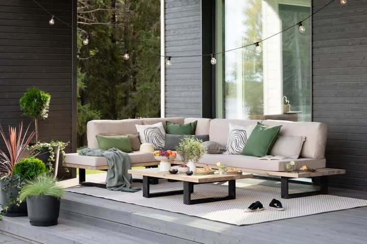 Saima%20XL%20avokulmasohva%20valmistetaan%20massiivim%E4nnyst%E4.