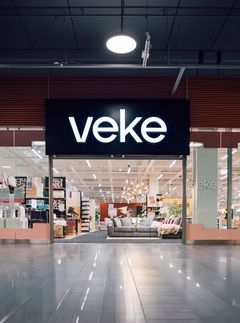 Veke Helsinki sijaitsee Lanternan kauppakeskuksen ensimmäisessä kerroksessa.