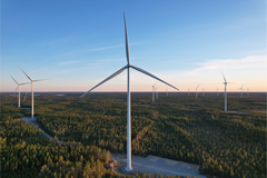 Lestijärven tuulipuiston voimaloiden pystytykset kestivät noin vuoden. Kuvassa tuulipuistoaluetta loppukeväästä 2025. Kuvaaja: Janne Mäkinen / AFRY