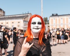 Tuska kerää Helsingin Suvilahteen jälleen valtavan määrän raskaamman musiikin ystäviä. Kuva: Jan Trygg 2024