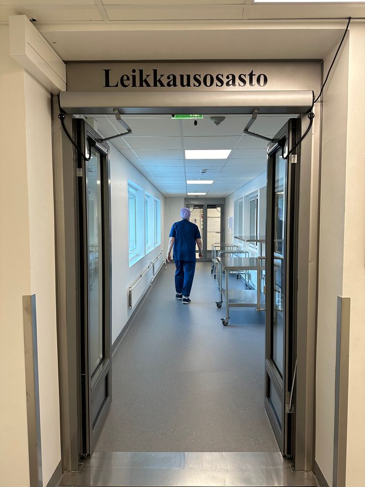 Pohjois-Suomen ensimmäinen päiväkirurginen tekonivelleikkaus tehtiin Oulaskankaan sairaalassa.