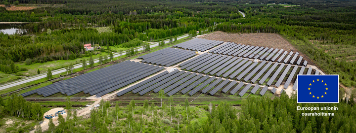 Ohrasuon aurinkopuistossa on noin 14 500 aurinkopaneelia 10 hehtaarin alueella. Hanke on Euroopan unionin osarahoittama.