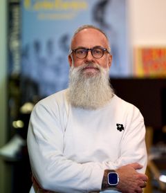 Lux Helsingin taiteellinen johtaja Juha Rouhikoski.