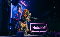 Hevisaurus tähditti lasten uudenvuodenjuhlaa Kansalaistorilla