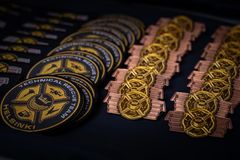 Helsinki Technical Rescue Team -merkit pöydällä.