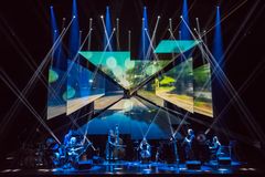 Genrerajoja kaihtava Bang on a Can All-Stars palaa Helsinkiin ja vie kuulijat kahden erilaisen konsertin voimin musiikin tutkimattomille reuna-alueille.