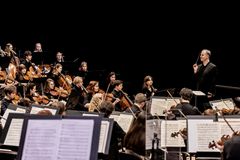 Kapellimestari Sakari Oramo johtaa Sibelius-Akatemian sinfoniaorkesteria