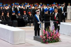 Sibelius-Akatemian promoottori, professori Tuire Kuusi vihki tasavallan presidentti Alexander Stubbin Taideyliopiston kunniatohtoriksi 17.8.2024