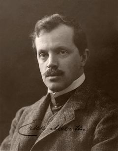 Erkki Melartin (todennäköisesti vuodelta 1912, kuva: Paul Heckscher/Tuire Ranta-Meyerin yksityiskokoelma.)
