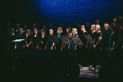Sibafest-päivän kruunaa Haloa-kuoron konsertti Musiikkitalon Sonore-salissa klo 19.