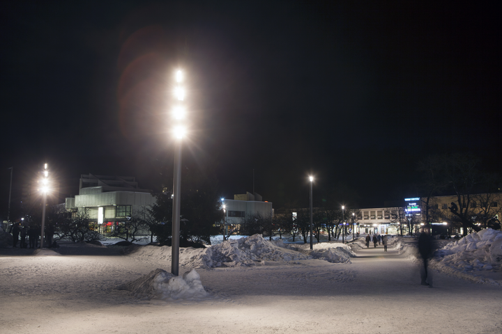 Hyvinkaan kaupungin Kirjastoaukion valot on muutettu ledivaloiksi.