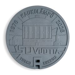 "Turun verenkierto" -teoksen  kaukolämpöverkoston kaivonkansiin on suunnitellut kuvataiteilija Mauri Kosonen.