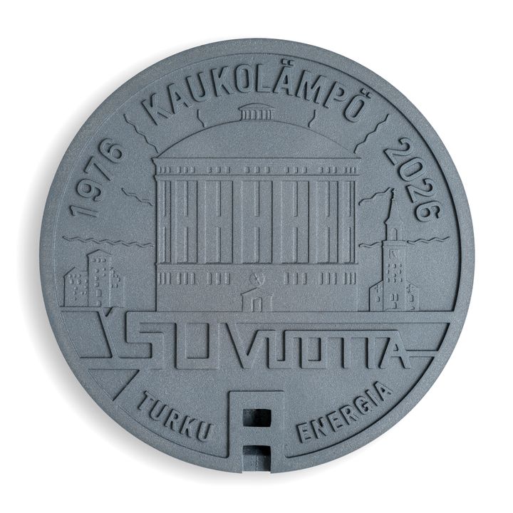 "Turun verenkierto" -teoksen  kaukolämpöverkoston kaivonkansiin on suunnitellut kuvataiteilija Mauri Kosonen.